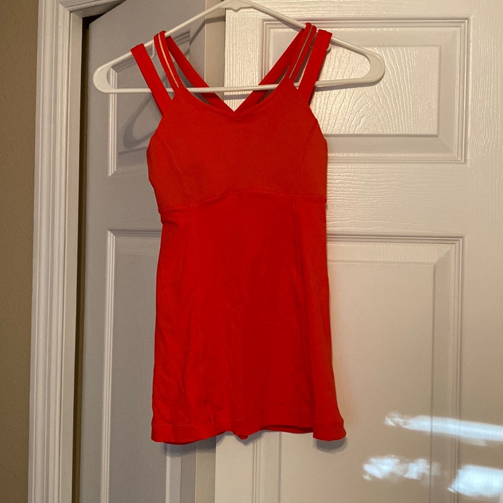Lululemon workout too with bra